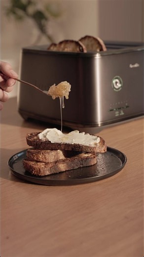 Introducing, the Eye Q range. The first toasters to toast by color — it watches your toast, so you don’t have to.