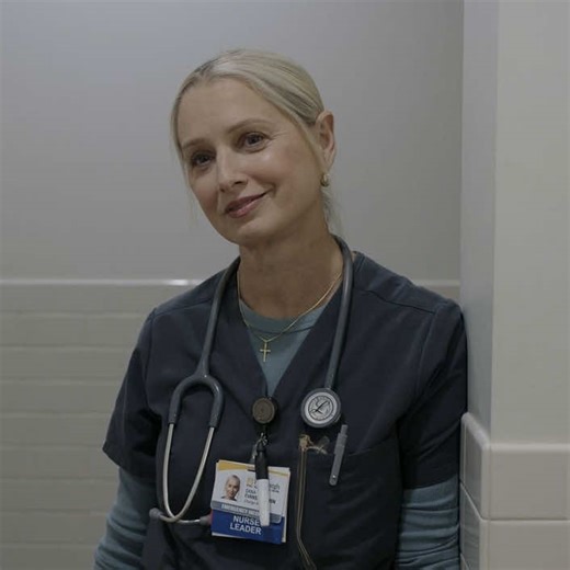 she’s so crazyyy love her!! didn’t feel like clipping much so enjoy a millisecond of s2 e1 and half of e2 scp cr : starcomct on ig! also ignore my busted watermark pls #danaevans #fyp #zyxcba #thepitt