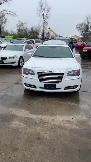 Luxury Sedan Diagnostic Overview and Fault Indicators