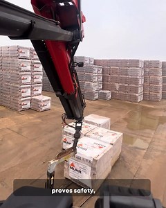 43K views · 83 reactions | Excavator Lifting Tool Box Loading. #BoxLoading #MaterialHandling | Gizmo Trends | Facebook