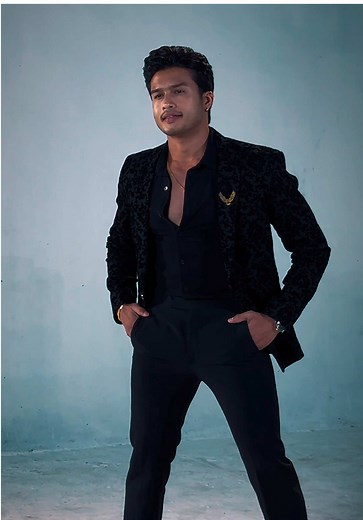 Lavana Abhishek: The Rise of Seven Wings Band