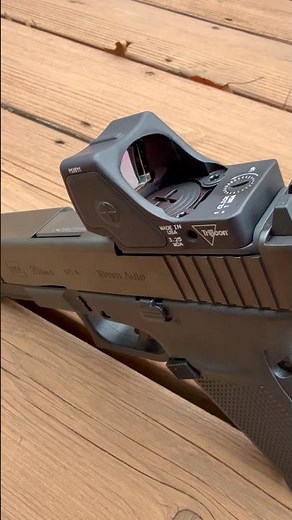 How to power off the Trijicon RMR HD Red Dot and change reticle?