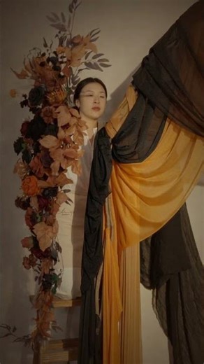 From a gorgeous Halloween wedding ceremony to a spooky season party