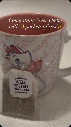 Julia | Lifestyle Blogger | Helping you live your best life on Instagram: "Combatting Overwhelm with ✨pockets of rest✨ We all go through busy seasons. The key to managing them is to be intentional with your rest. When you have a lot going on, you need time to take a step back and reset your mind. Adding small moments of rest throughout your day and week makes it less likely that you will get to that exhausted, burnt-out state. Examples of pockets of rest: ✨Taking slow, mindful breaths throughout