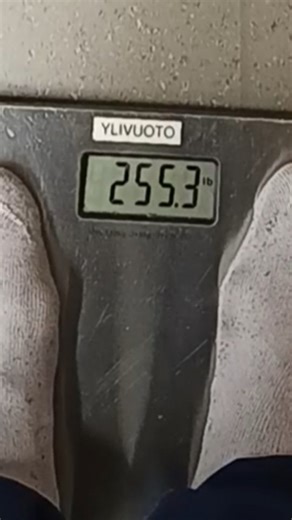 Anna Karrila on Instagram: "255.3 lb / 116 kg - that makes my BMI 41,6. They say the hospital's scales are the most exact. #annak #musclewoman #femalemuscle #femalemuscles #fbb #bigwoman #hugewoman"