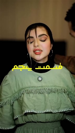 @homa__baghri12 on Instagram: "1997년 개봉한 영화 Titanic은 잭과 로즈의 운명적인 사랑을 통해 비극 속에서도 오래 남는 감정의 깊이를 보여주는 작품입니다. 화려한 연출보다 인물의 감정에 더 집중한 제임스 카메론 감독의 스타일은 지금 다시 봐도 묘하게 가슴을 울리죠. 배가 침몰하는 장면이 아닌, 두 사람이 서로를 바라보던 순간들이 더 강하게 기억에 남는 영화이기도 합니다. 이 감정을 완성해주는 곡이 바로 셀린 디온의 *“My Heart Will Go On”*입니다. 처음 들으면 잔잔한데, 어느 순간 자연스럽게 가슴이 벅차오르는 느낌을 줍니다. 특히 후반부의 고조되는 보컬은 영화 속 잭과 로즈의 마지막 장면과 겹쳐지면서 괜히 마음이 서늘해지기도 하고요. 많은 분들이 “이 노래가 나오면 왜 그 장면이 자동으로 떠오르는지 모르겠다”고 말하는데, 그만큼 영화와 음악이 자연스럽게 얽혀 있는 곡입니다. 1998년 아카데미 주제가상을 비롯해 여러 상을 휩쓴 건 단