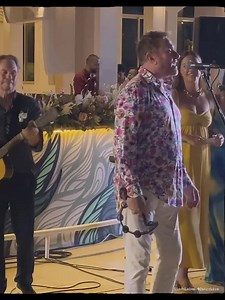 Simon (guest at a wedding of friends) sang "Rio", with Amber and Talullah (the video is cut), dedicating it ( and adapting it) to the gorgeous bride named Pia. (Byblos, Lebanon, August 6, 2023) 🇱🇧 ➵ Video Credit : Thanks to John H. (bride's father ) for this amazing video 🎥 #SimonLeBon | Simon Le Bon 80s Archive Unofficial