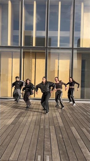 We don't go to bed tonight ! @YOUNGPOSSEUP #youngposse #영파씨 #we_dont_go_to_bed_tonight moins