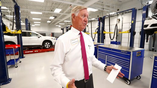 Greater Memphis Auto Dealers Association unveils car mechanics' school