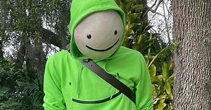 Dream debunks accusations of faking Manhunt Boat Clutch in Minecraft