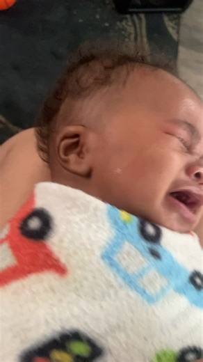 Have yall ever seen a baby cry REAL TEARS ❓❓my baby been crying REAL TEARS since he been born literally🤯🫥 and it be hurting my feelings sooooo baddddd 🥺🥺 BUT MY SON IS OKAY HE’S NOT IN ANY HARMS WAY …… It was His Feeding Time and if you not ready when he ready he gets PISSED ….. HE’S an Aries ♈️😂😂🤣😂 | PrettyAsx BriGist