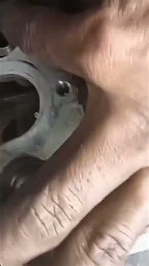 How to install a motorcycle valve spring lock