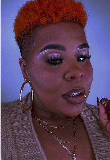 Baby won’t you come my way 😏😏😏 . . . . . . . . . . . . . . . . . . . . . . . . @Duckie Cosmetics : Code “VON” 888 Concealer Brush 🦆 Glow Duck Brushes 🦆 Detail Brushes 🦆 Pressed Silicone Brushes 🦆 “Im-Possible Slipper” Pigment 🦆 Lashes “Billie” 🦆 Duck Sauce Matte Edition 🦆 -“Bully” -“Flick” @PLOUISE : Code “VON” Rumor Base 6 Cheek Of It Liquid Bronzer “Rich Roast” @Huda Beauty @hudabeautyshop : Easy Bake Setting Powder “Kunafa” @Kaja Beauty : Kaia 3 in 1 Eyeshadow Stack -“Rose Macaron” 