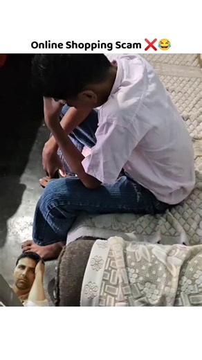 Ajay Kumar Aj on Instagram: "𝐖@𝐭𝐜𝐡 𝐒𝐭0𝐫𝐲😍:- @funny_short_5g ❤💦 日本利用压电瓷砖将脚步转化为电能。这些瓷砖捕捉来自你脚步的动能。当你行走时，你的重量和动作会对瓷砖产生压力。瓷砖会轻微弯曲，从而产生机械应力。瓷砖内部的压电材料将这种应力转化为电能。每一步都会产生少量电荷，而数百万步结合在一起就能产生足够的电力来驱动 LED 灯、数字显示屏和传感器。在像涩谷车站这样繁忙的地方，每天大约有 240 万个脚步为这一系统作出贡献。这些电能可以被储存或立即使用，从而减少对传统电力来源的依赖，并支持可持续的城市基础设施。这种方法将日常运动转化为实用的可再生能源 #日本 #知识 #事实 #你知道吗 #推荐 #科技 #创新 #历史 #技术 #实验 #热门 日本利用压电瓷砖将脚步转化为电能。这些瓷砖捕捉来自你脚步的动能。当你行走时，你的重量和动作会对瓷砖产生压力。瓷砖会轻微弯曲，从而产生机械应力。瓷砖内部的压电材料将这种应力转化为电能。每一步都会产生少量电荷，而数百万步结合在一起就能产生足够的电力来驱动 LED 灯、数字显示