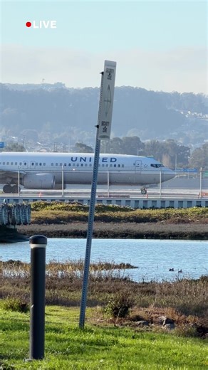 13K views · 409 reactions | LIVE SFO. SAN FRANCISCO AIRPORT. PLANE SPOTTING STREAM (January 22, 2026) #fblifestyle #sfflights #sfoairport | SF.Flights | Facebook