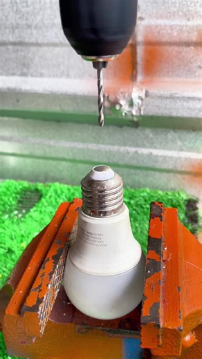 Innovative Light Bulb Technique That Stuns Everyone