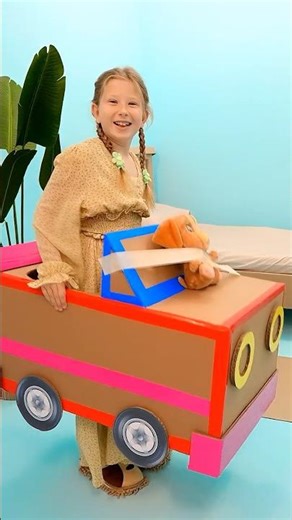 Poor Girl’s Smart Idea 🚗 Cardboard Car