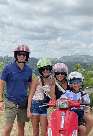 People ask me why we travel so much. Italy was one of those trips that answers it all, new food, learning how to cook, the culture, the slowing down. You don’t just experience it once. You bring it home, and it becomes part of your life. ✨ Spent a full day cooking yesterday and reminiscing while doing it. 🤍 Is Italy on your bucket list? 🇮🇹 I’d love to help you get here! #along_with_andrea #memories #travel #italy#CapCut