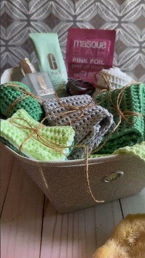 Crochet a waffle look spa set today. Great gift too! #crochetandchill