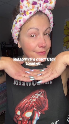 Halloween costume loading… 🖤🪽🌌