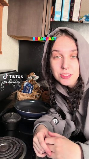cook breakfast with me 🩷 #asmr #cookingasmr #friedeggs #southerncooking #asmrtapping #asmrcooking #asmrfood #asmrvideo #asmrtiktoks #asmrtingles #asmrvid #tingly #relaxing