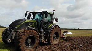 The machine that is our Q305 Demo Out in action yesterday in County Meath! | Clarke Machinery Ltd