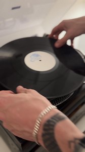 18 reactions | Sneakers e streetwear per i momenti insieme. | Foot Locker Europe | Facebook