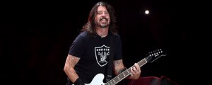 On This Day: 1,000 Fans Gather to Convince Foo Fighters to Play Their Tiny Italian City by Performing "Learn to Fly" in Unison