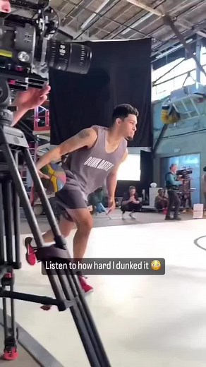 Give this dunk a name 🤯👇 Follow @fivestar_rated for more Holy Grail Dunk content