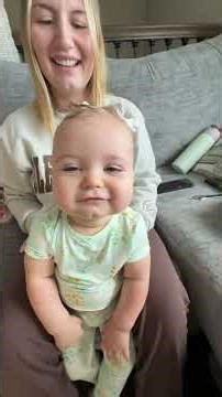 Dakota gets bows 🤣😭 #momslove #momslife #babycare #shorts