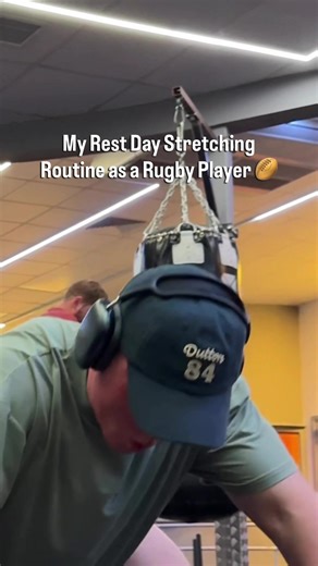 My rest day stretching routine as a rugby player 🏉🧘 - - #rugby #rugbyplayer #stretching #restday #routine