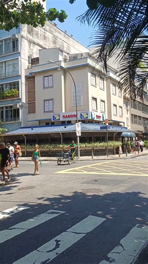 Garota de Ipanema BOTECO RJ Brasil #altinha #praia #surfing