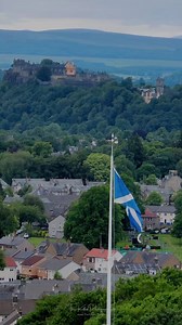 Stirling Castle from The Battle of Bannockburn Visitors centre. 🏴󠁧󠁢󠁳󠁣󠁴󠁿😍🏴󠁧󠁢󠁳󠁣󠁴󠁿 #Scotland.#VisitScotland #Stirling #StirlingCastle VisitScotland Stirling: Alive with Scotland Stirling Castle | The Kilted Photographer
