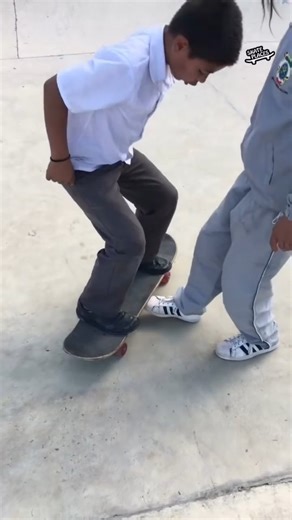 Skate Places on Instagram: "Nooooo @soberano_jr no seas asi con @voladorjrcmll #cmll #luchalibre #wrestling"