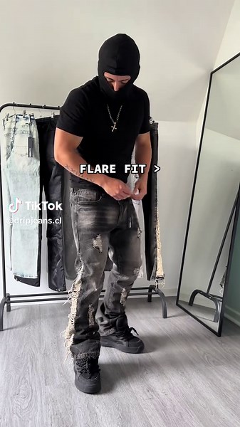 Flare Jeans Outfit Ideas for Trendy Looks