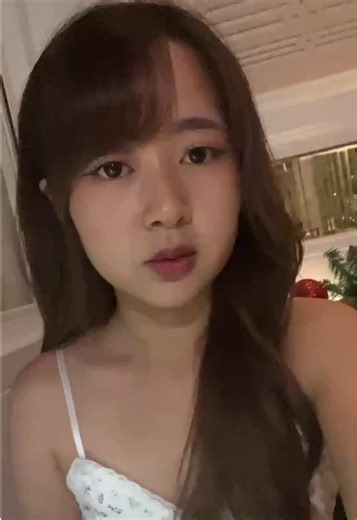 Brighten Your Day: Smiling and Selfies in Makeup