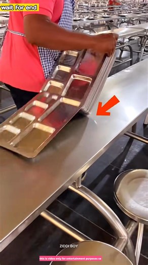 वेटर का कमाल 😜#tranding#shortvideo#YouTubeShort#viralvideo#boy#sim