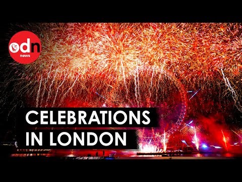 London Celebrates New Year With Huge Fireworks Show at London Eye