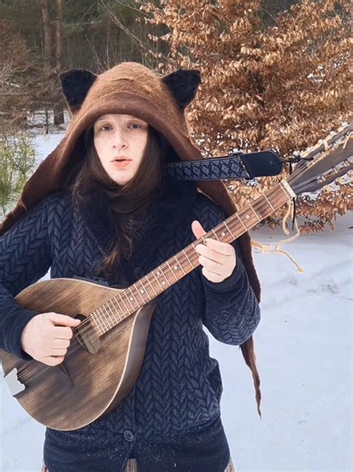 Winter wolf song 🐺⚔️ Tell us. Who still listens to songs like this? A wool wolf hood made by @feltyourself 🐺💚 #slavicgirl #paganfolk #pagan #mandolin #vikings