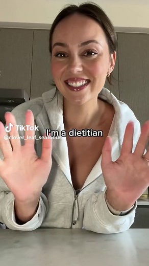 Clover Leaf Seafoods (@clover_leaf_seafoods) - Follow along on a day with @real.life.nutritionist and discover how Clover Leaf Tuna Salad with Quinoa & Olive Oil helps her reach 120g of protein a day. Featuring 100% wild-caught tuna, it's a quick and delicious lunch option to hit those protein targets! 🎯✨ #HealthyEats #QuickMeals #ProteinPacked #DailyEats