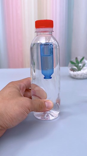 82K views · 310 reactions | Play with your kids on a little submarine at home during the summer vacation! Very interesting, and can also exercise your baby's hand strength! #parentchildcraft #diycraft #homemadetoys #summercrafts #kidscraft #recyclecraft #creativecraft #handmadefun #craftforkids #submarinecraft | paper craft ideas | Facebook