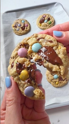 How to make the best chocolate chip cookies 🍪 #cookies #asmr #foodasmr #chocolatechipcookies #shorts