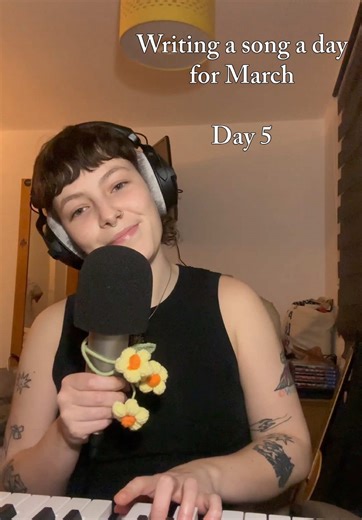 Day 5 - scraping the basin I finally managed to rhyme litmus test in a song! Big day for me 🫶🏼🫶🏼💛 #day5 #songwritingchallenge #marchmusic #ukmusic