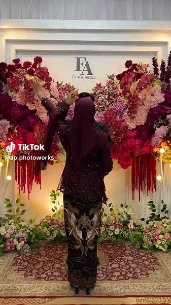 LOVE 🫶🏻🫶🏻🫶🏻🫶🏻🫶🏻 ❤️❤️❤️❤️❤️ Selamat kakak @Wulandari.fitri @A&Fw Decor @Dekor dan Buket karanganyar Mua @pramestimakeup #engagement #engagementring #weddingtrends