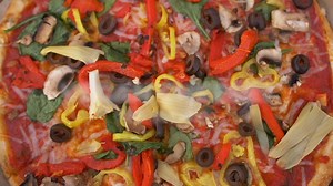 4.3K views · 83 reactions | Eating veg on the go doesn’t have to be hard! This week, we are showcasing how to order a quick and tasty vegan meal at Blaze Pizza. Customize with all of the veggies, vegan cheese, and soyrizo that your heart desires… ❤️ | The Humane League | Facebook