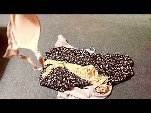 花柄のスカートと下着を生脱ぎしながら紹介してみましたJapanease woman introduced while taking off her floral skirt and underwear