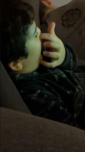 Demonexion film Nadim secretly eating his boogers 😂