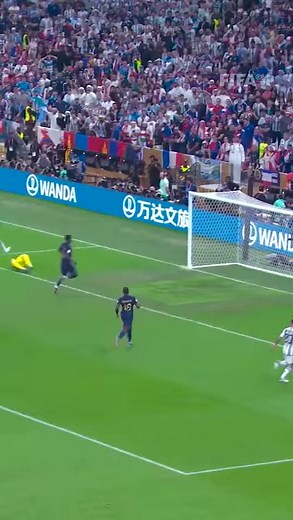 “Argentine Gold!” 🫶 A month ago today, Angel Di Maria added to his string of scoring in finals on the biggest stage 🇦🇷🏆#FIFAWorldCup | #Qatar2022 | FIFA World Cup