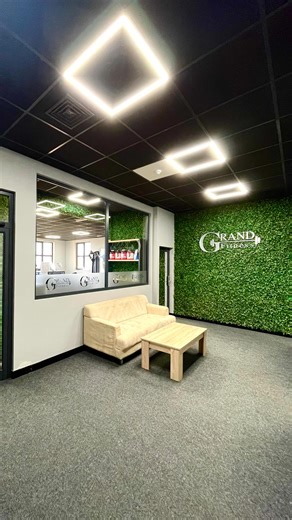 🏨 В Grand Hotel Velingrad почивката не означава задължително пауза от навиците, които ви карат да се чувствате добре. 🏋🏻‍♂️ Затова и създадохме нашия фитнес така, че да бъде естествена част от престоя ви при нас - на разположение, когато имате нужда от движение, без да напускате комфорта на хотела. | Grand Hotel Velingrad