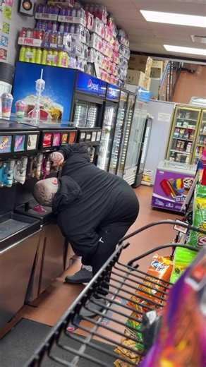 Please tell me what the f*ck is the problem🤣 #bonethugs #rap #rapper #fyp